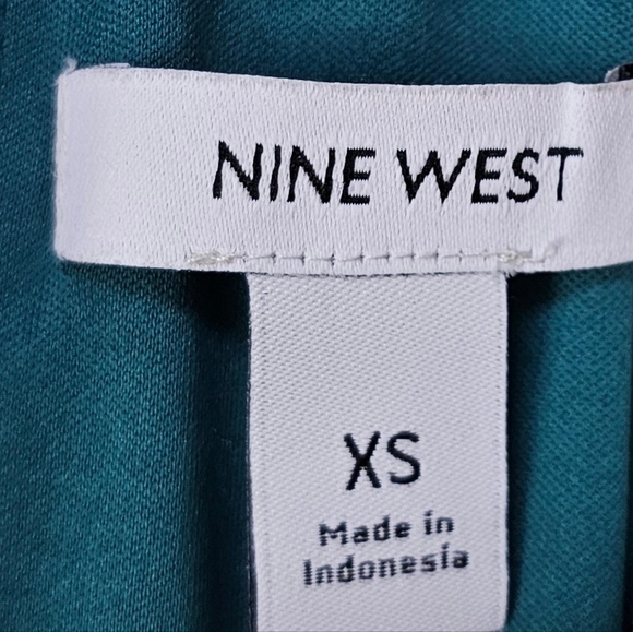 Women's Nine West Sleeveless Pleated Peplum Halter Top Pink Abstract XS - Picture 4 of 11